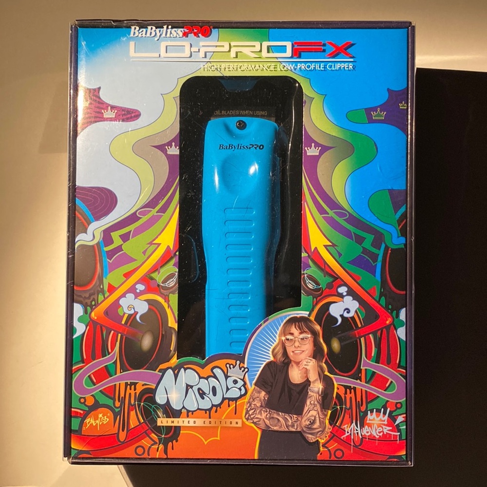 BaBylissPRO LO-PROFX
Cordless BLUE Clipper Limited Edition Nicole Renae-FX825BI